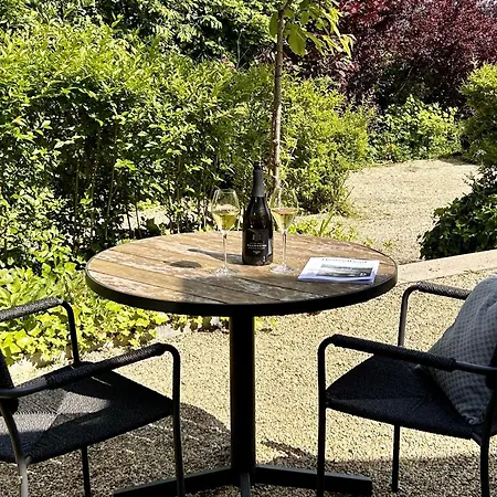 Domein Holset Bruisendwijnhuis Panzió Lemiers